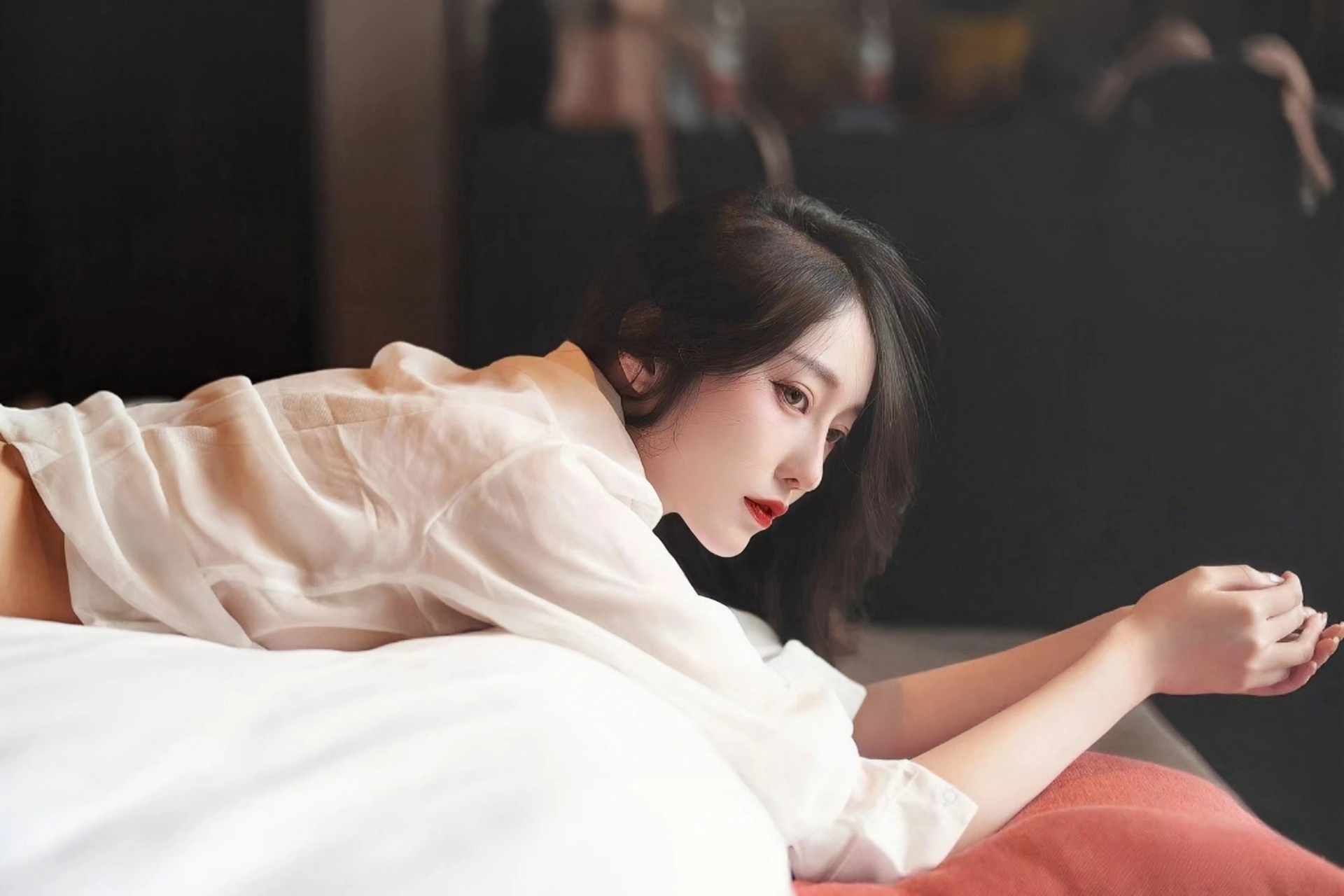 赏工艺、学“点蓝” 台湾大学生沉浸式体验景泰蓝非遗技艺